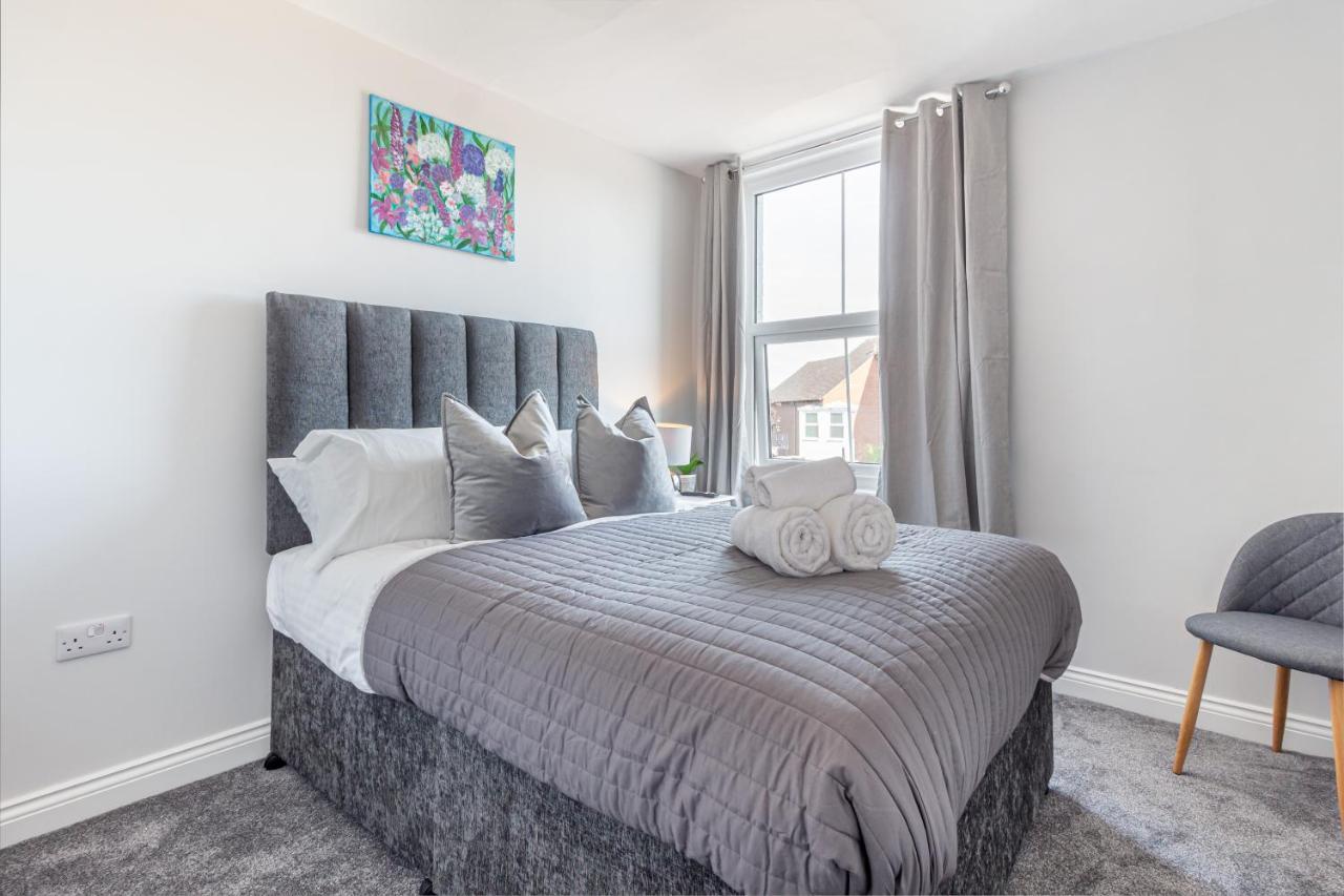 Host & Stay - The Bull Inn, 3 Double Rooms Fernhill Heath Extérieur photo
