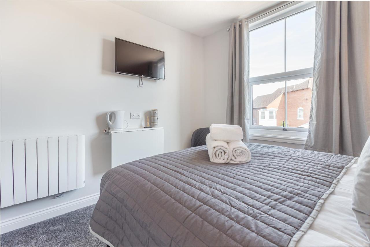 Host & Stay - The Bull Inn, 3 Double Rooms Fernhill Heath Extérieur photo